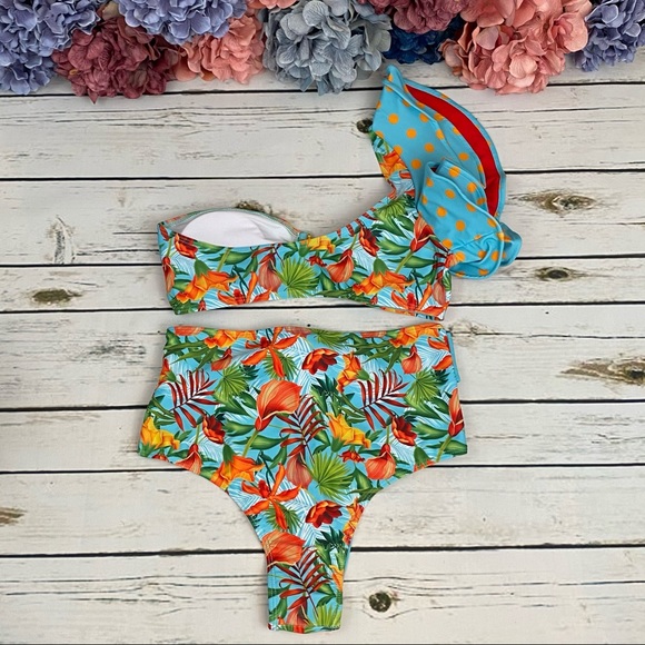Retro Ruffled One Sleeve Tropical Bandeau High Waist Bikini - Picture 12 of 16